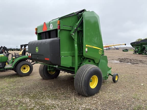 Image of John Deere 560R Image 0