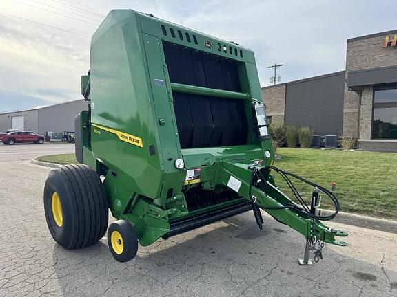 Image of John Deere 561M equipment image 3