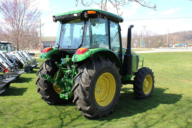 Image of John Deere 5090E equipment image 4