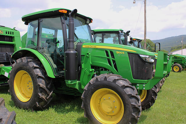 Image of John Deere 5100E equipment image 3