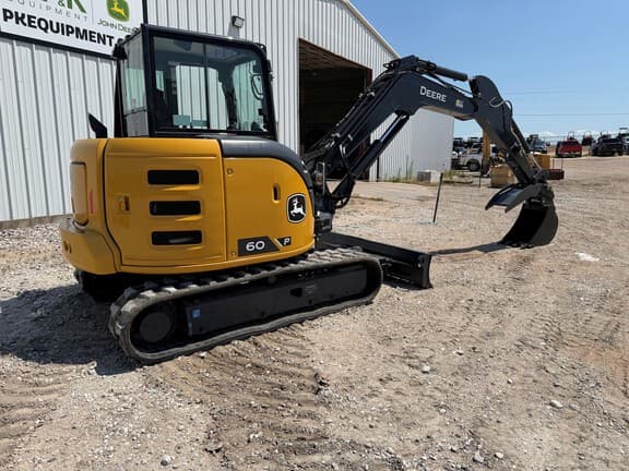 Image of John Deere 60P equipment image 2