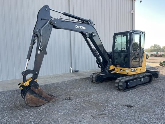 Image of John Deere 60P equipment image 2