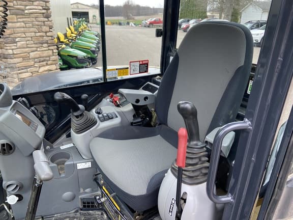 Image of John Deere 60P equipment image 3