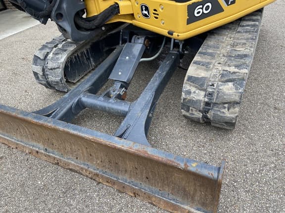 Image of John Deere 60P equipment image 2