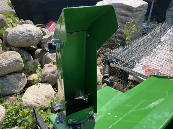 Image of John Deere 60" Snow Blower equipment image 4