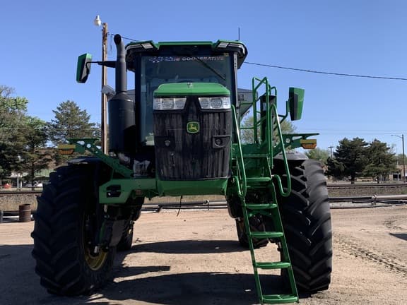 Image of John Deere 600R equipment image 1