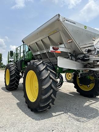 Image of John Deere 600R equipment image 3