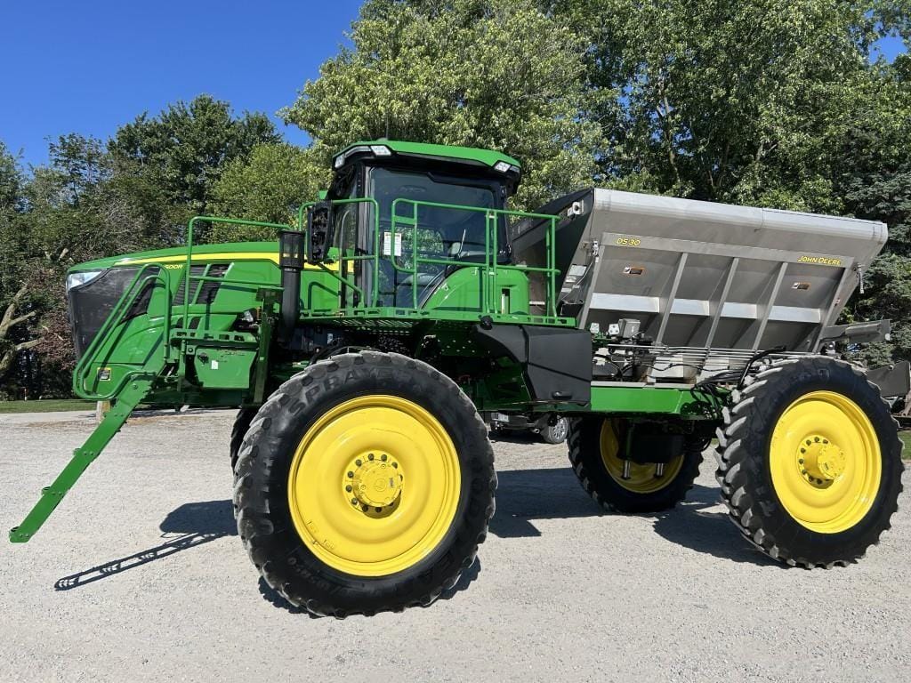 2023 John Deere 600R Equipment Image0