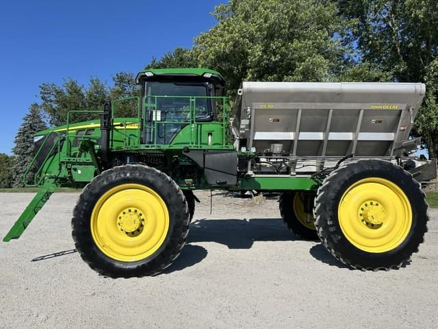 Image of John Deere 600R equipment image 2