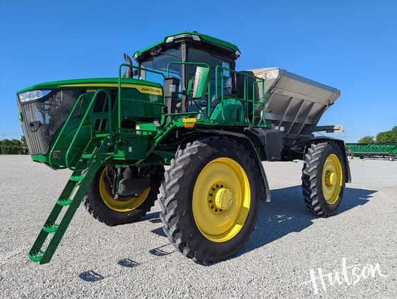 Image of John Deere 600R equipment image 2
