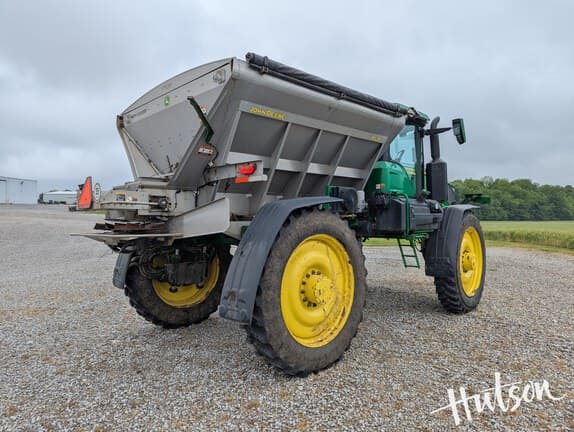 Image of John Deere 600R equipment image 4