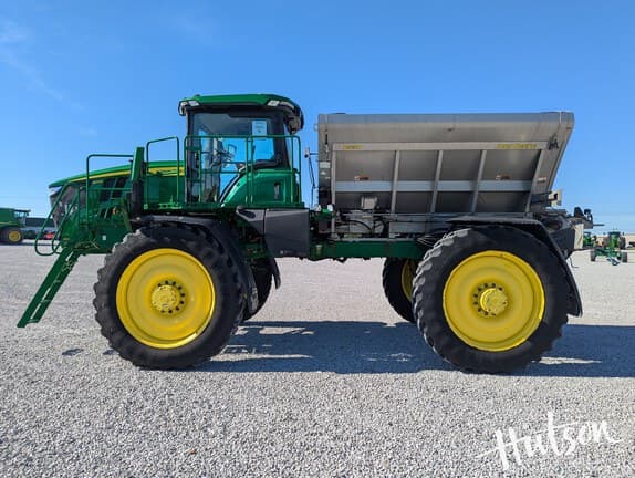 Image of John Deere 600R equipment image 4