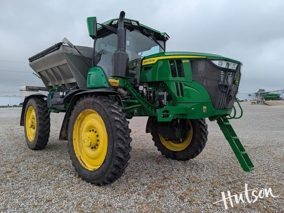 2023 John Deere 600R Equipment Image0