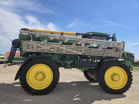 Image of John Deere 600R equipment image 4