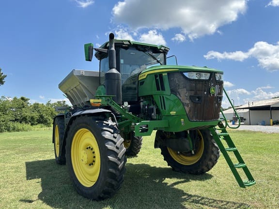 2023 John Deere 600R Equipment Image0