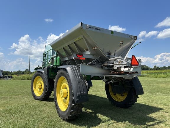 Image of John Deere 600R equipment image 4