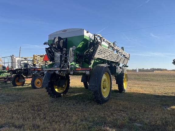 Image of John Deere 600R equipment image 3