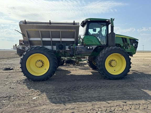 Image of John Deere 600R equipment image 2