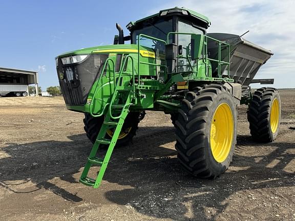 Image of John Deere 600R equipment image 4