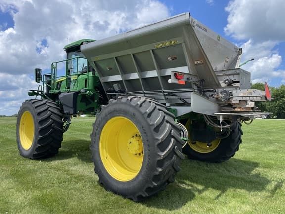 Image of John Deere 600R equipment image 2
