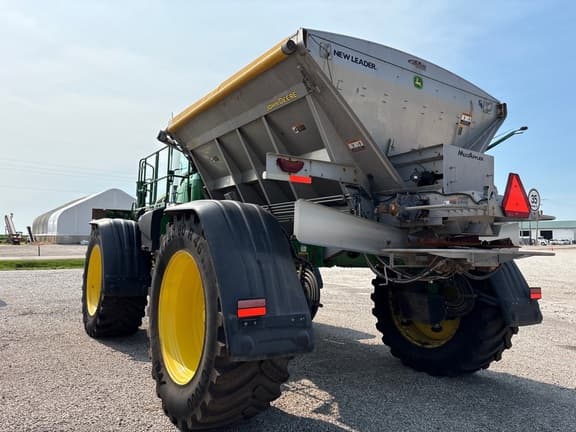 Image of John Deere 600R equipment image 2