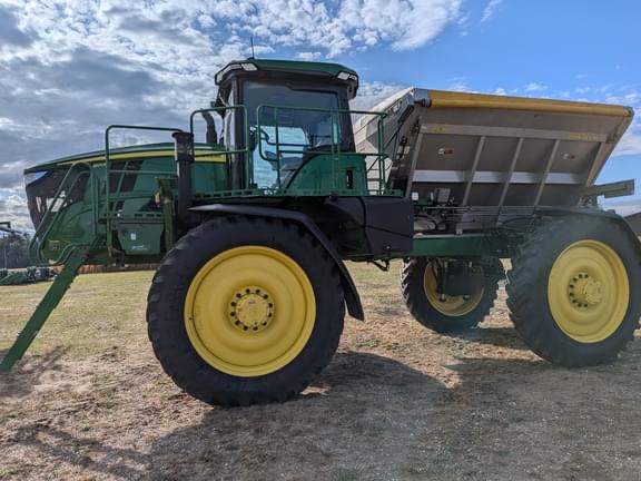 Image of John Deere 600R equipment image 1