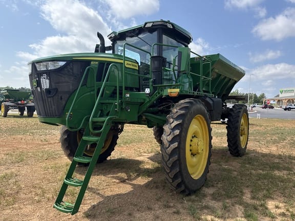 2023 John Deere 600R Equipment Image0