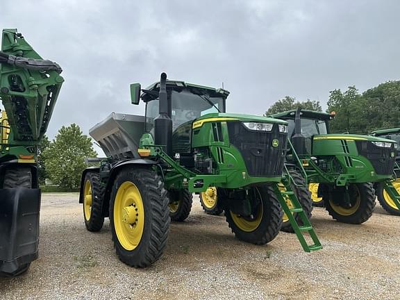 Image of John Deere 600R equipment image 1