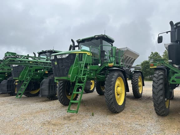 Image of John Deere 600R equipment image 1