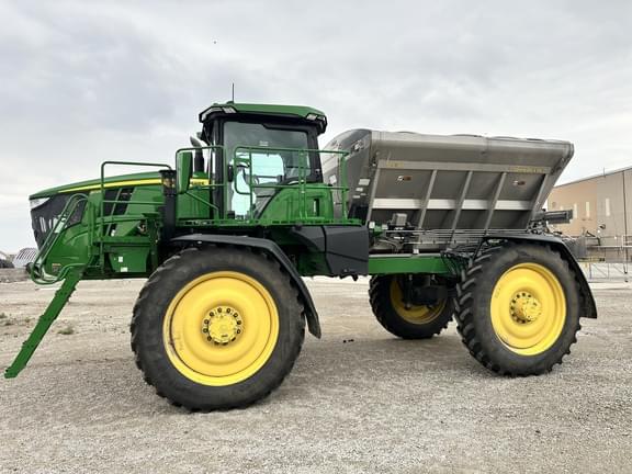 Image of John Deere 600R equipment image 1