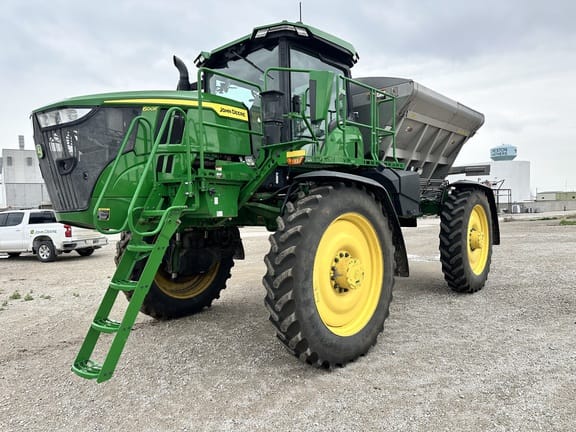 2023 John Deere 600R Equipment Image0