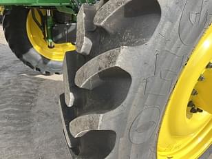 Main image John Deere 600R 37