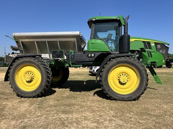 Image of John Deere 600R equipment image 2