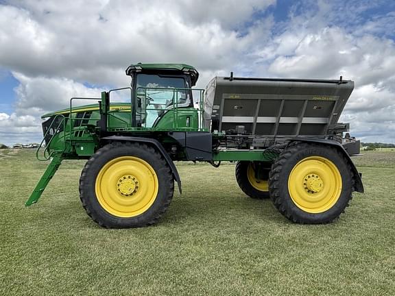 Image of John Deere 600R equipment image 1