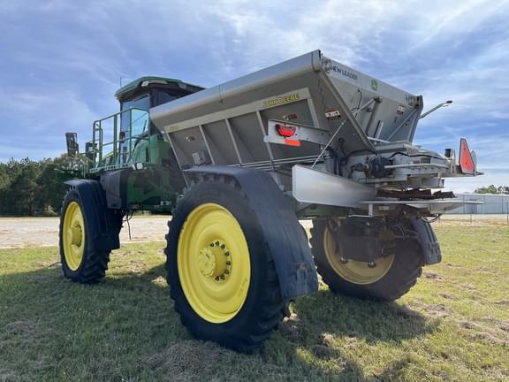 Image of John Deere 600R equipment image 4