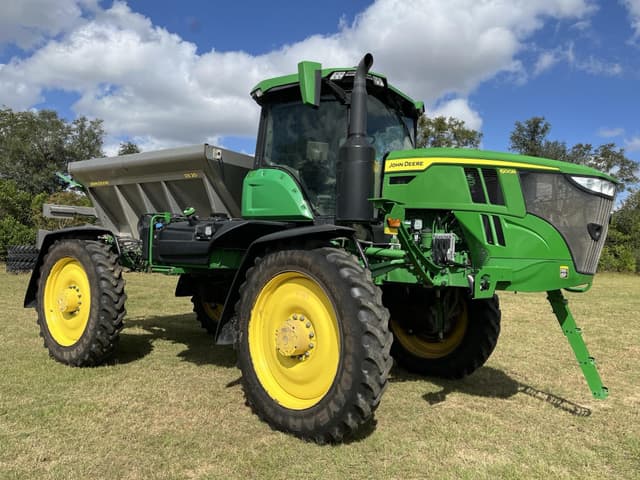 Image of John Deere 600R equipment image 1