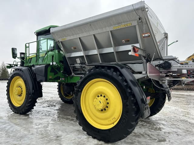 Image of John Deere 600R equipment image 2