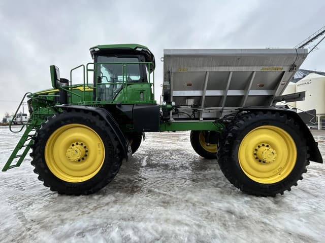 Image of John Deere 600R equipment image 1