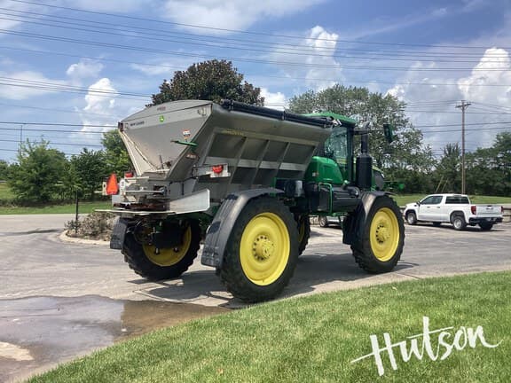 Image of John Deere 600R equipment image 4