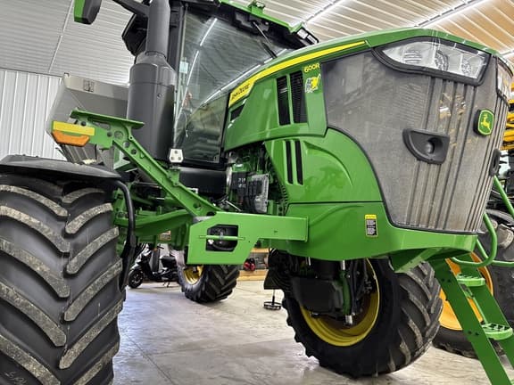 Image of John Deere 600R equipment image 2