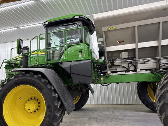 Image of John Deere 600R equipment image 1