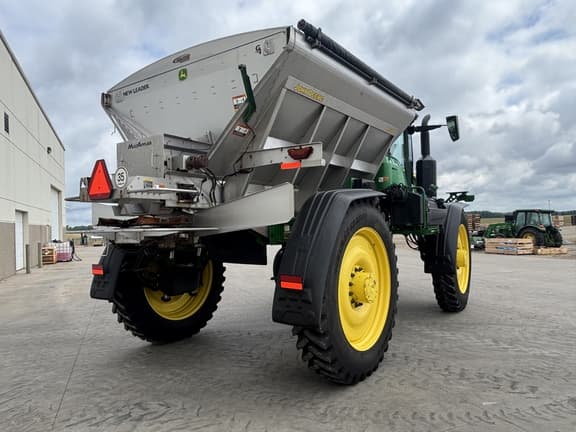 Image of John Deere 600R equipment image 3