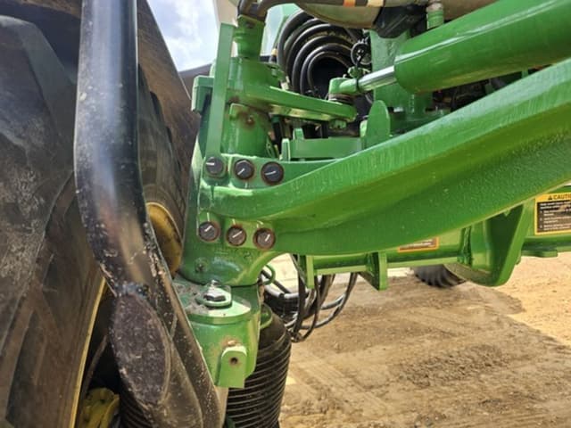 Image of John Deere 600R equipment image 4