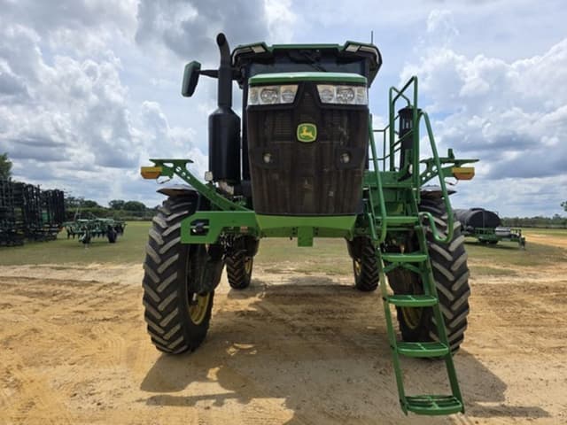 Image of John Deere 600R equipment image 1