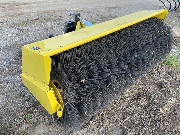 Image of John Deere 60 Heavy Duty Broom equipment image 1