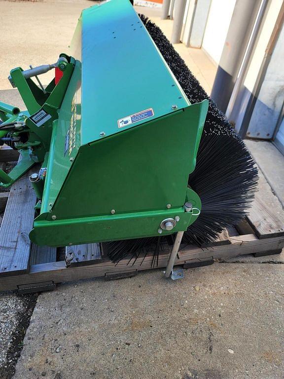 Image of John Deere 60 Heavy Duty Broom equipment image 1