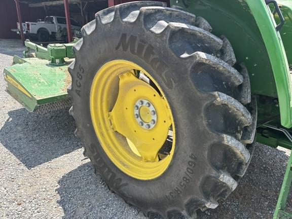 Image of John Deere 6105E equipment image 4