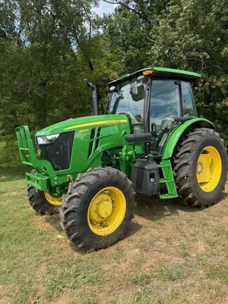 Main image John Deere 6105E