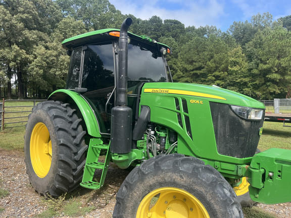 Image of John Deere 6105E equipment image 3