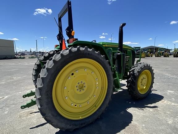 Image of John Deere 6105E equipment image 2